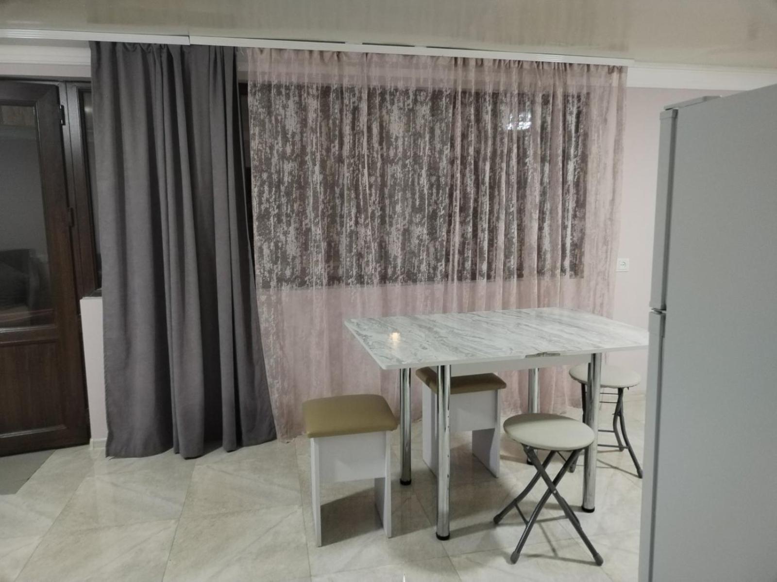 Lyucie Guest House イジェヴァン エクステリア 写真